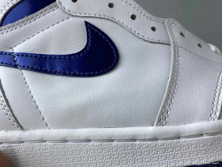 555088-106  Jordan Air “Metallic Navy 1 OG 0405